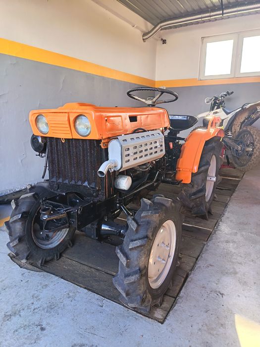 Tractoras kubota 4x4 b7000