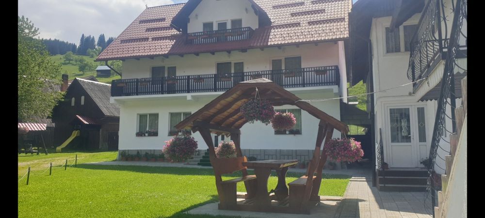 Închiriez pensiune Moieciu de sus !!!