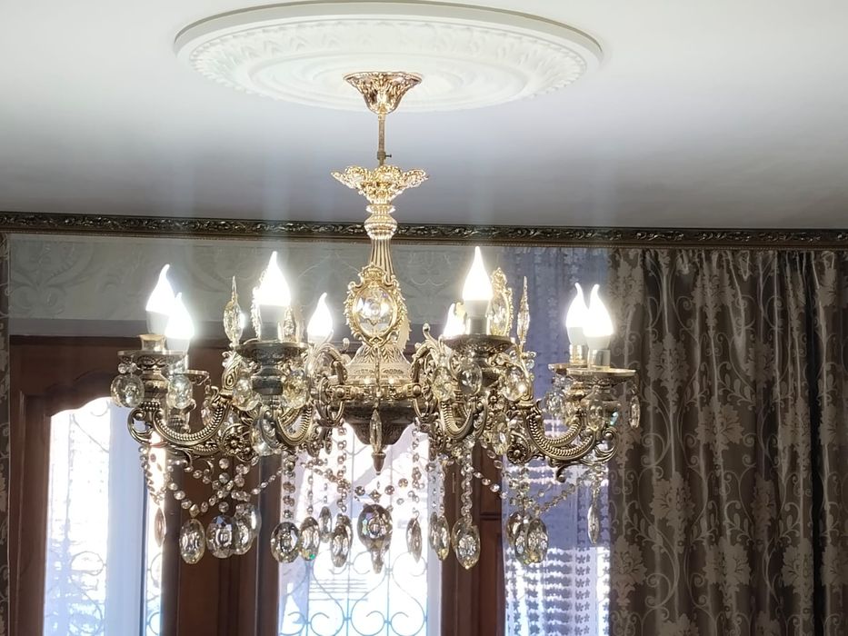 Продается люстра