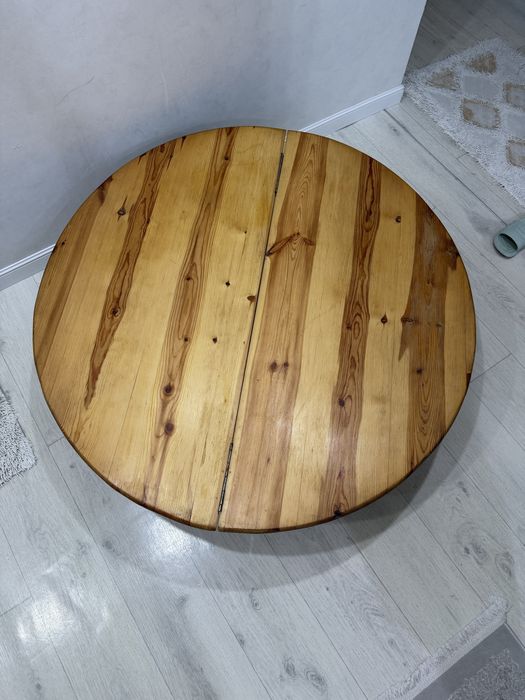 Продам круглый стол