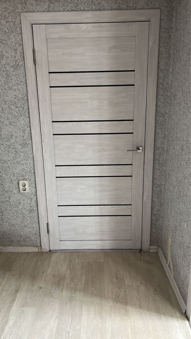 Продам меж комнатные двевери