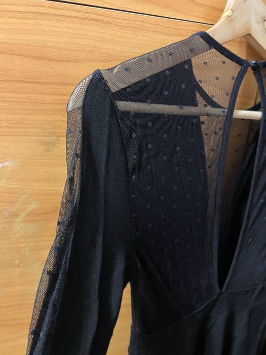 Rochie neagra cu detalii