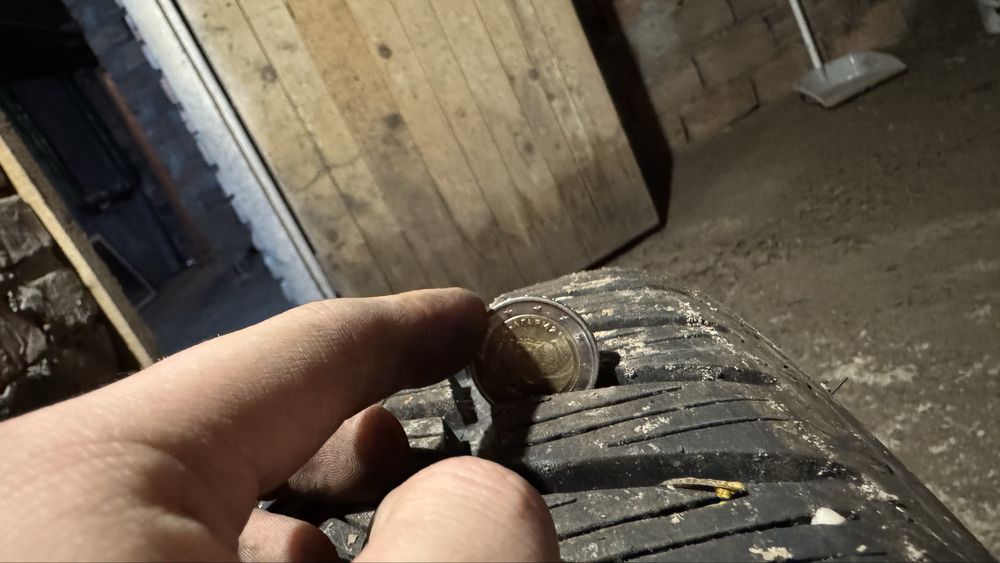 Гуми 225/40/18  3 броя SAVA