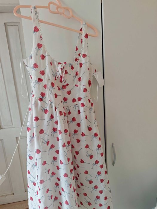 Нова рокля на близалки