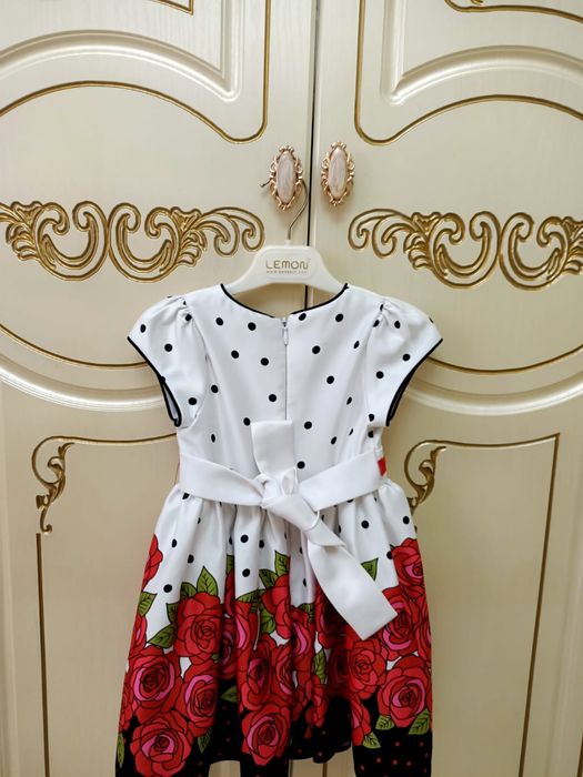 Продам платье для девочки.