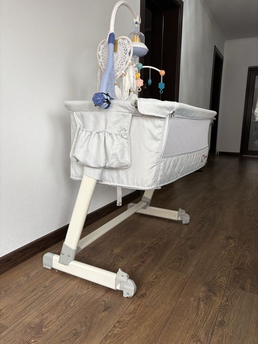 Patut co-sleeper Lionelo Theo