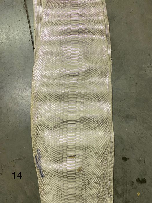 Естествена змийска кожа