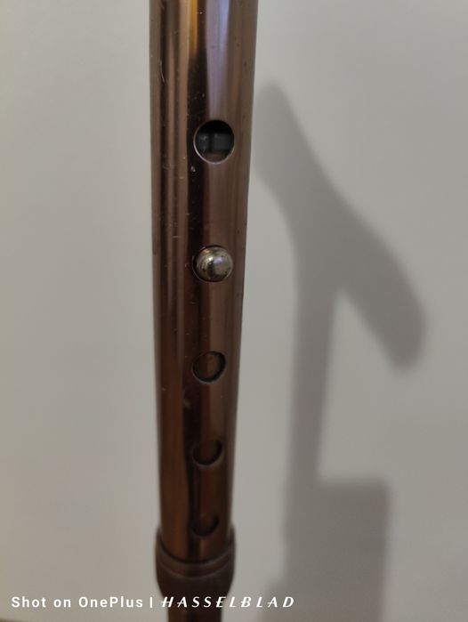 Патерици и бастун неупотребявани два броя с пластмасови подлакътници