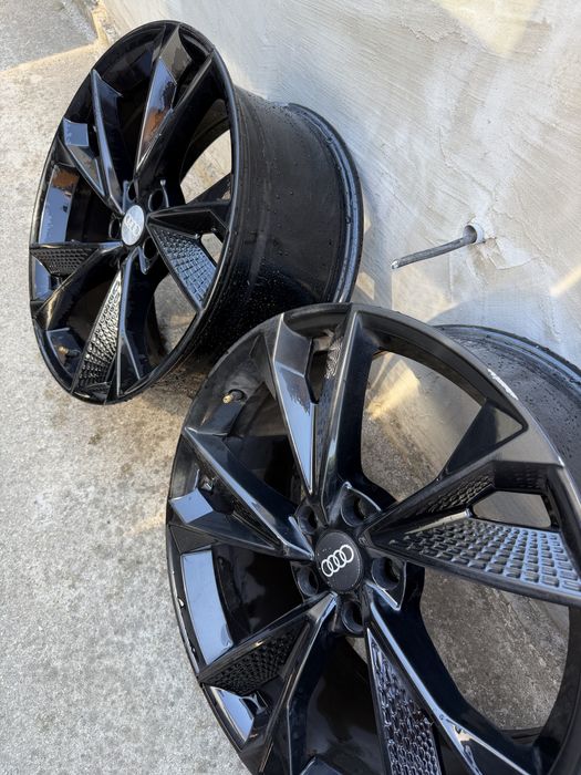 19,,RS Black limited модел Audi