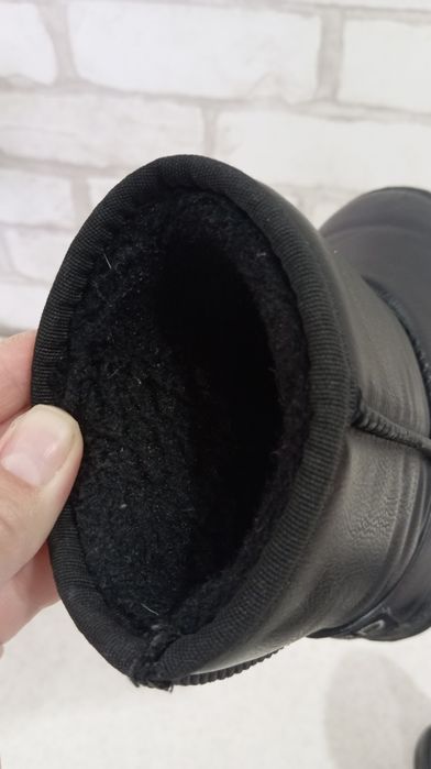 Продам детские зимние сапоги