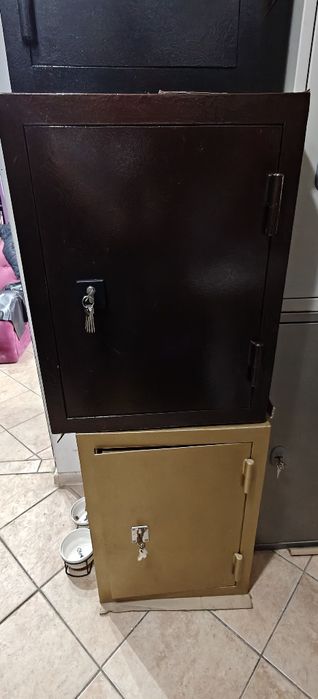 Продам новый металлический сейф!