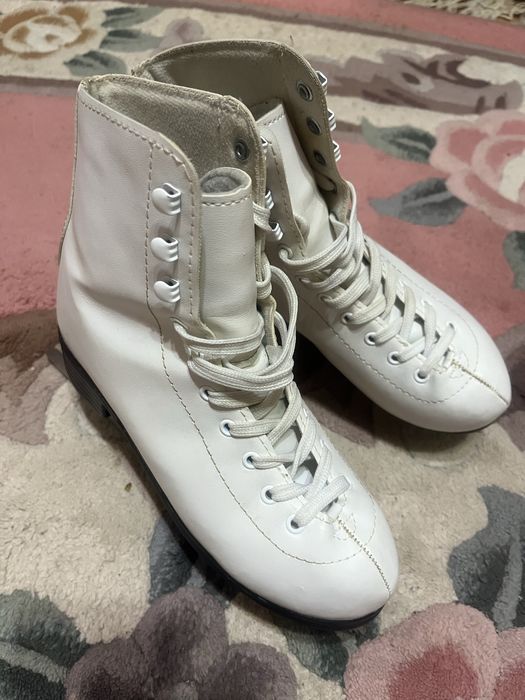 Продам коньки для девочки