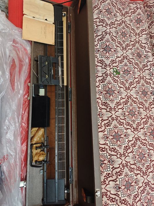 Продается вязальная машина Нива 2