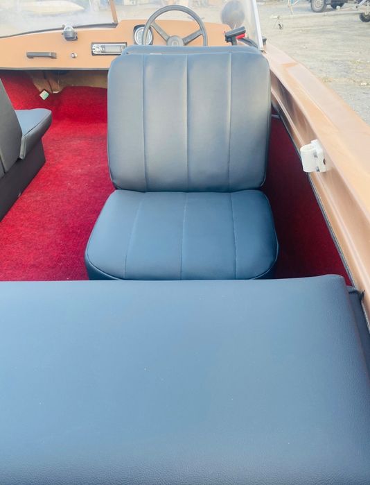 Моторна лодка 4,5 м.