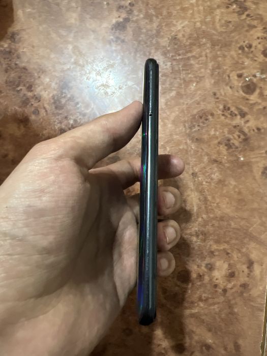 Samsung galaxy A40 sotiladi