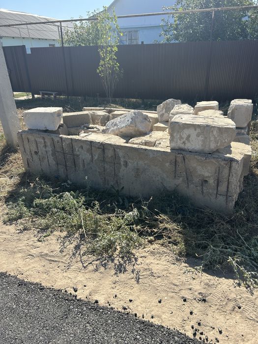 Буть камень отдам даром