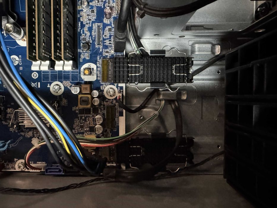 HP Z2 G4 Tower Xeon E 2174G 3.80GHz / 64GB DDR4 / 1TB + 256GB SSD