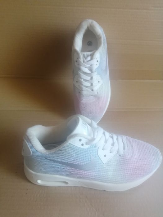 Дамски маратонки, маркови.номер 35.