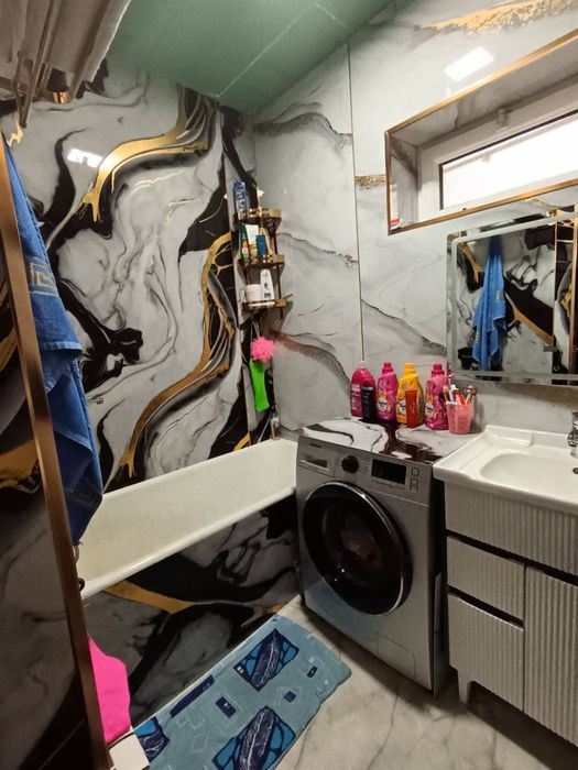 Продаётся 2 ком 8 микрорайон