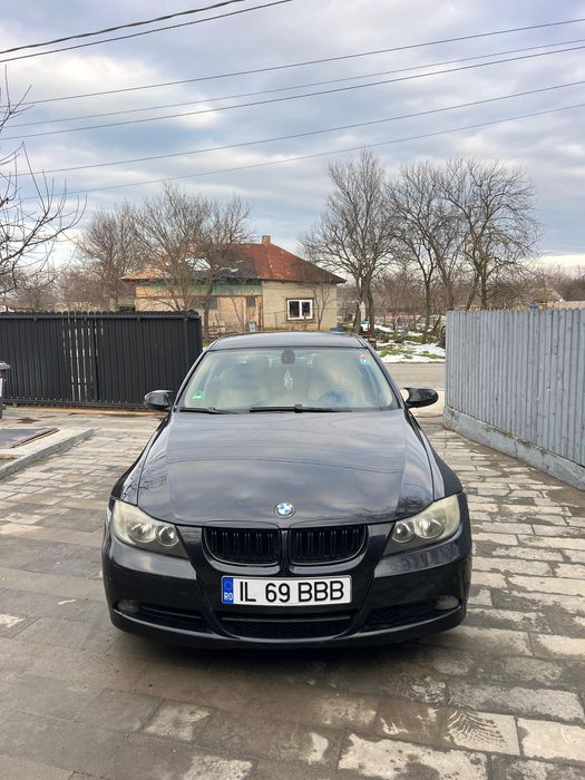 Vând Bmw e90 325i