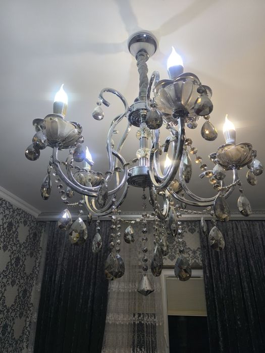 Продаётся хрустальная люстра
