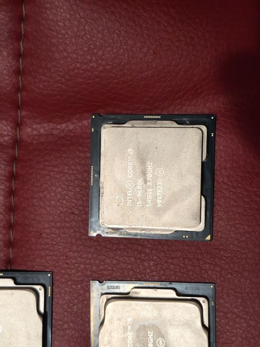 Vând procesoare Intel i5 9400f 9600k 10105