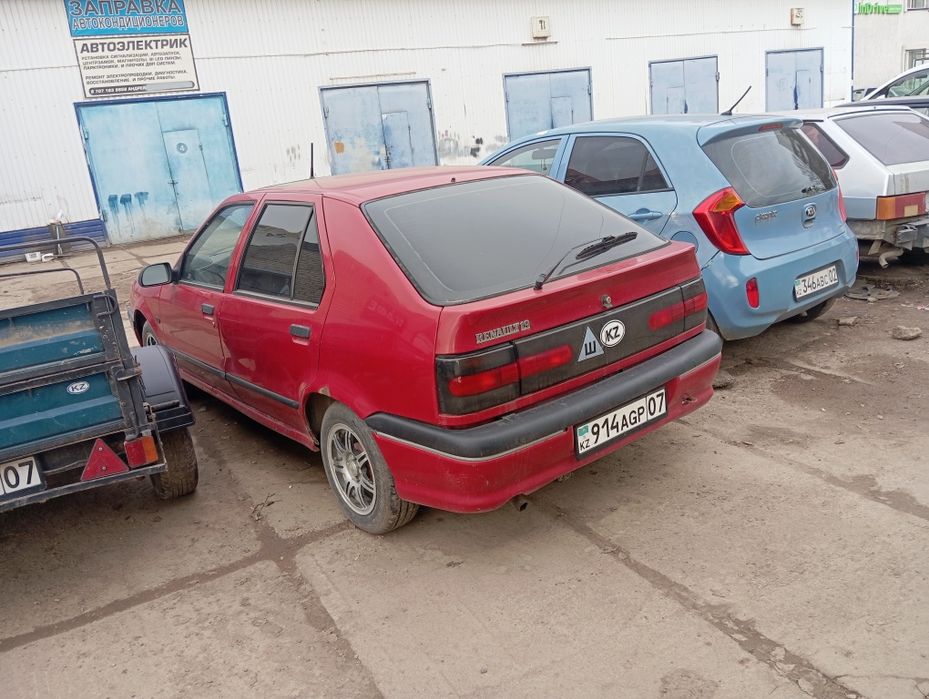 Продам Рено р19..