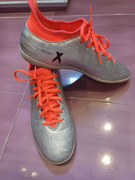 Оригинални спортни мъжки маратонки adidas.