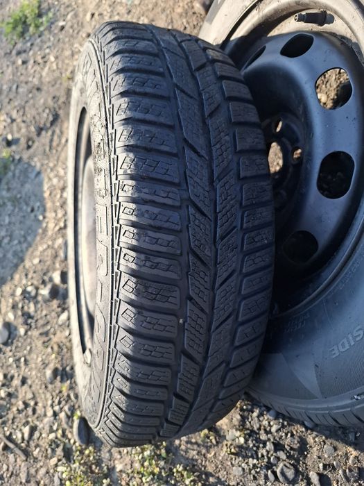 Vand roata rezerva R 14 peugeot are si anvelopa 175 70 14 buna m+s semperit