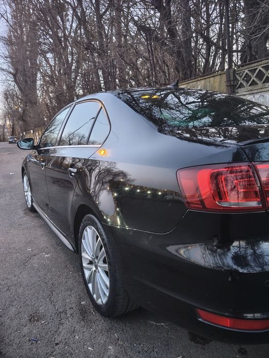 Vând vw Jetta 1.4 hybrid