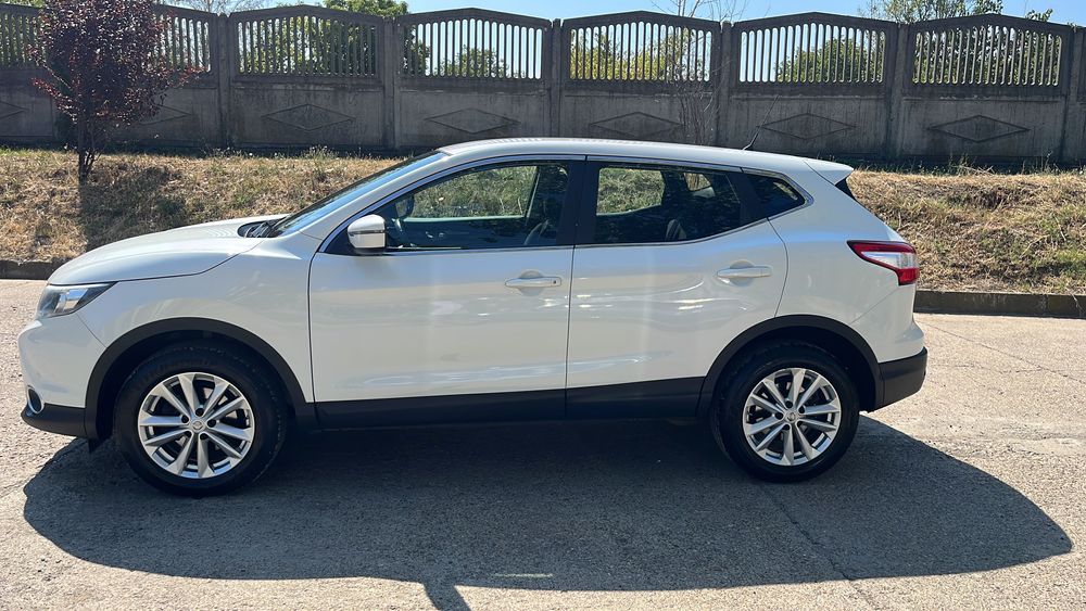 Vand Nissan Qashqai 5DR 1.6L DCI M/T 4WD Pack Acenta+ Packet ConnectP1