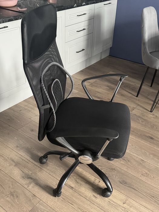 Офисное кресло (стул)