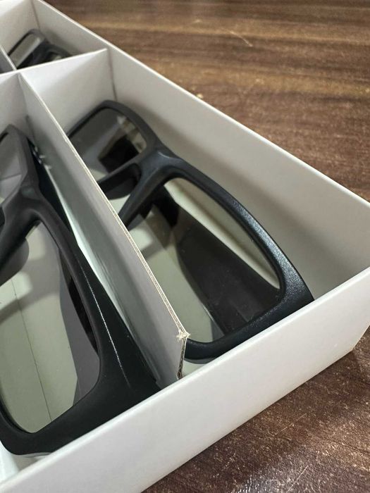 Продавам комплект 3D очила
