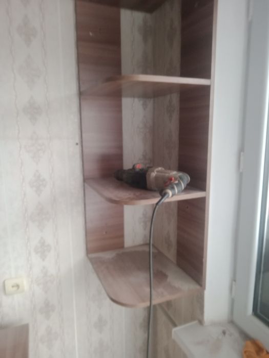 Полки книжные монтаж