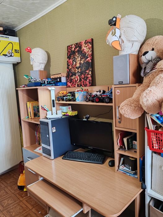 Продам письменный стол