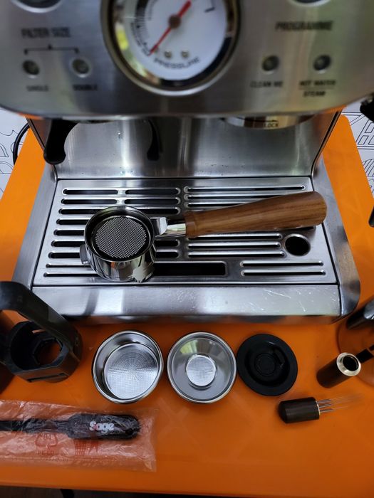 Еспресо машина SAGE Barista Express 875 Кафемашина с кафемелачка