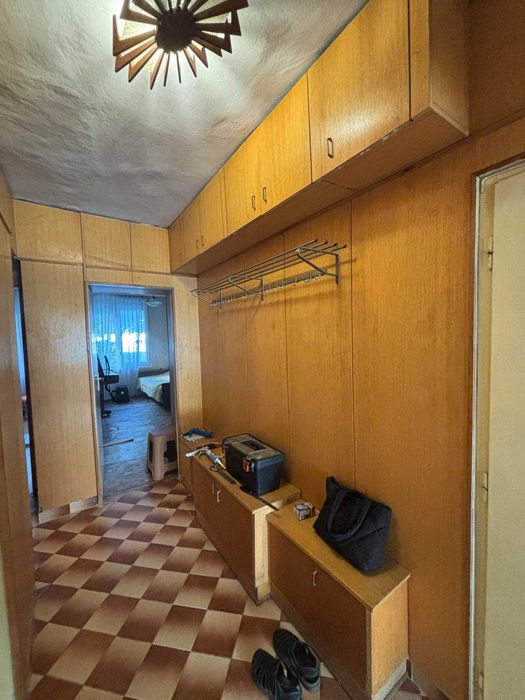 Дава се под наем Двустаен апартамент в Бургас, Център - 76 кв.м за 325 € - Снимка #3