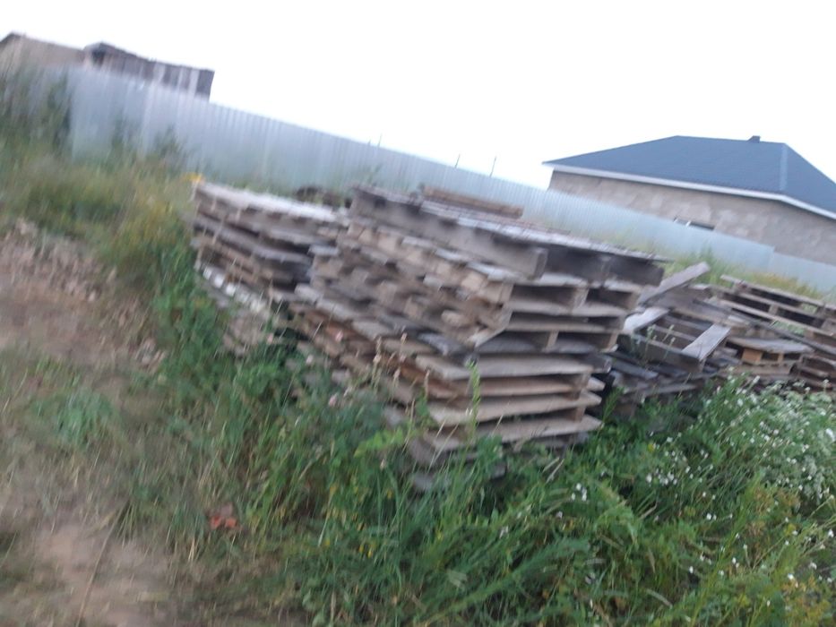 Продам б/у поддоны 500 тенге