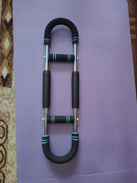 Тренажор за гърди и ръце