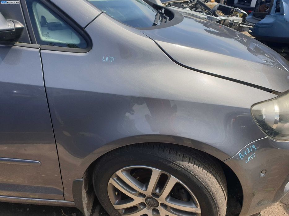 Aripa Dreapta Fata Volkswagen Golf 6 Plus 2008 - 2014 Culoare LA7T [K5472]