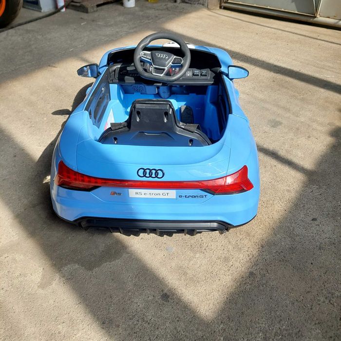 Електрическа кола Audi RS