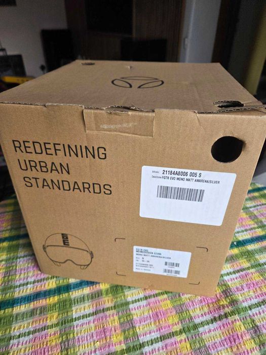 каска за мотор MOMO