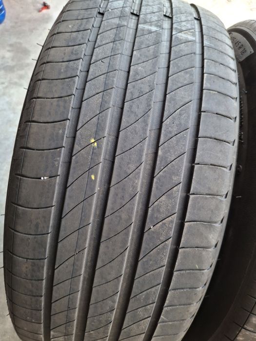 2 Anvelope de vara  235 45 18 Michelin