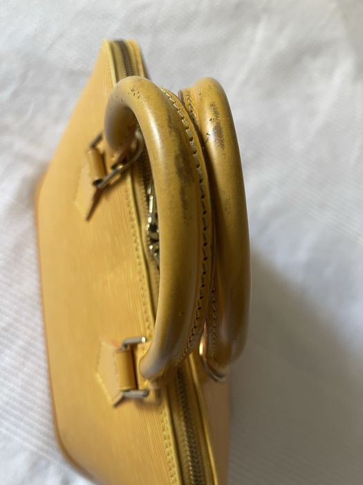 Geanta Alma Medium Louis Vuitton piele EPI