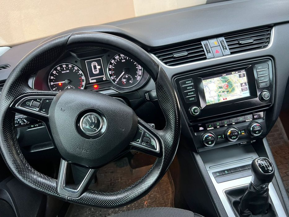 Skoda Octavia Elegance 2.0 TDI 150 HP*Piele*Navi*Senzori*Tempomat