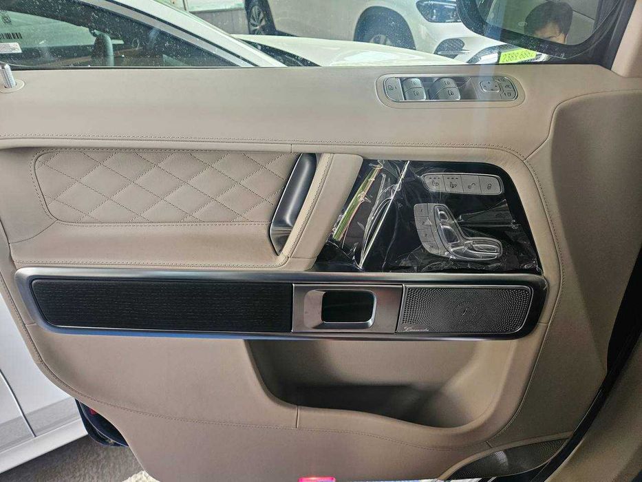 Mercedes-Benz G450d Manufaktur (в Корее)