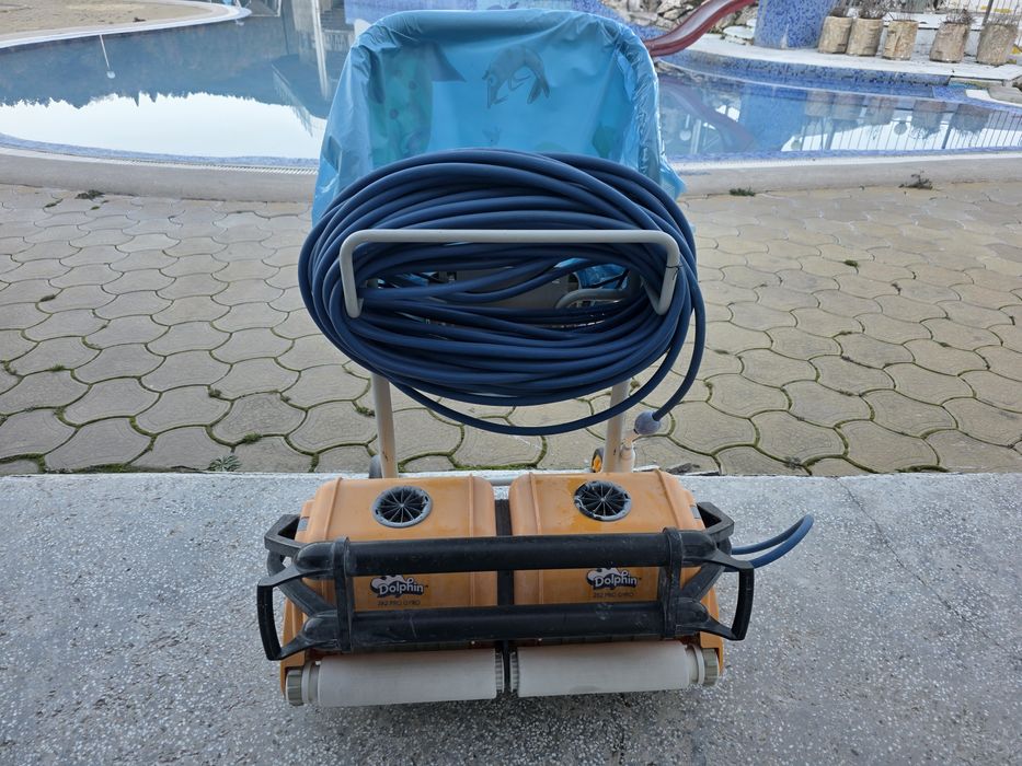 Dolphin 2x2 pro Gyro Робот за почистване на басейн