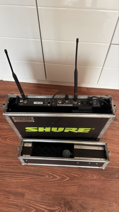 Придавам Shure UR2