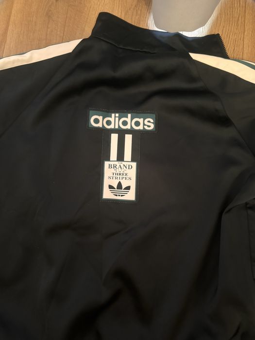 Сиучър  Adidas.