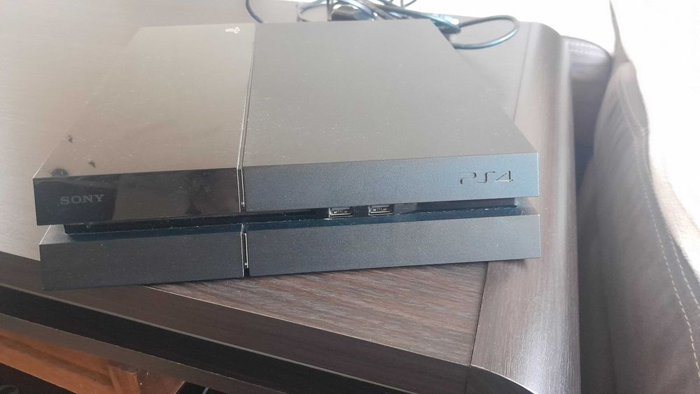PS4 Плейстейшън 4